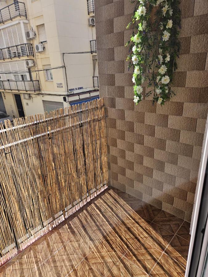 Apartamento Familiar En Triana Севилья Экстерьер фото